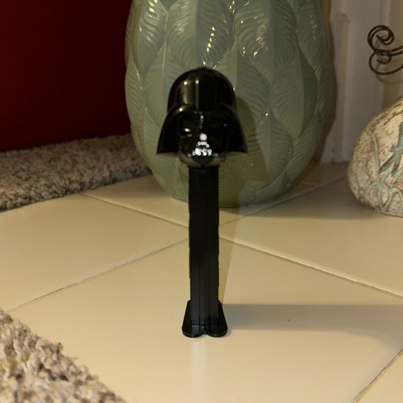 Darth Vader Star Wars PEZ dispenser 2015 - Picture 4 of 5